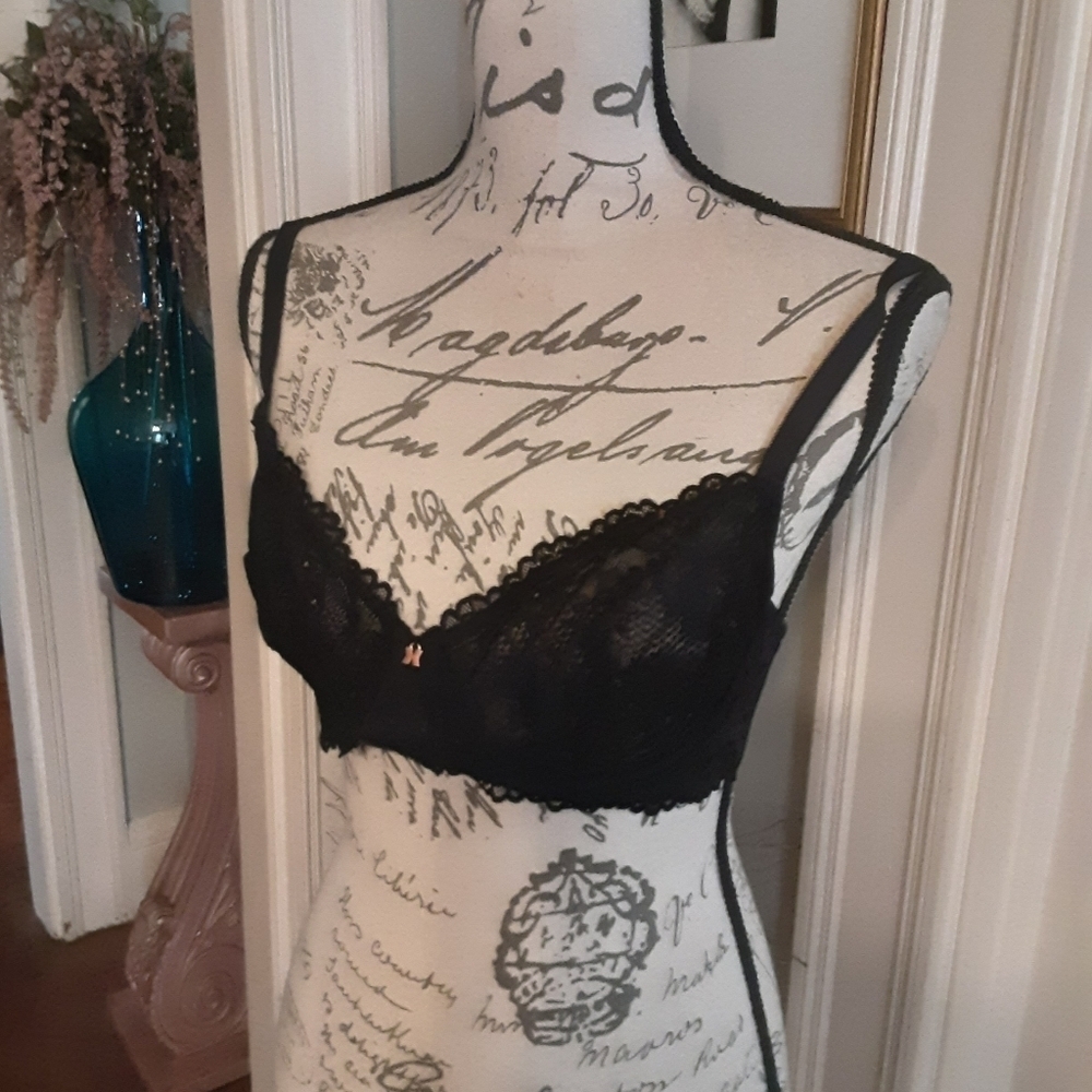 Savage x fenty black lace bra new w tags Hp🔥🔥🔥